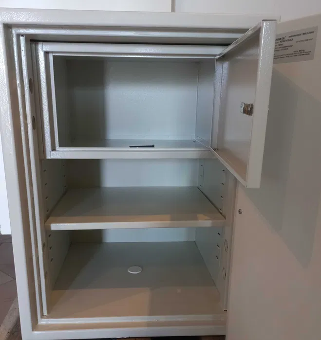 Sejf kasa pancerna Konsmetal KP 80 SE, 460kg, III klasa odporności, otwarty4