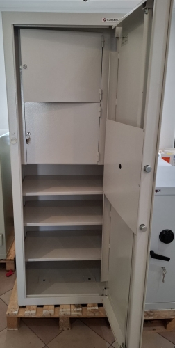 Szafa pancerna Konsmetal MS1/B, 218 kg, 2 skrytki, dwa zamki otwarta