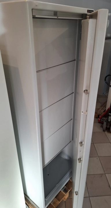 Szafa metalowa pancerna Konsmetal SZS1C, 295 kg, klas S1 otwarta3