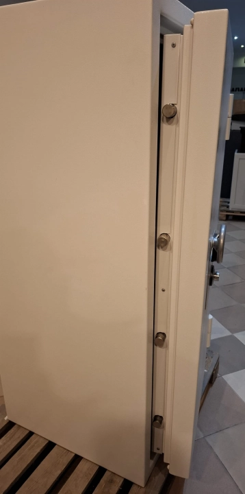 Sejf/kasa pancerna Konsmetal KPP 150 ES IV klasa, 1150 kg uchylona